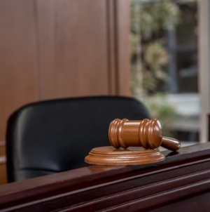 Police Officer Appearing for Court Hearing Without Pants on Shocks Judge