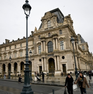 Louvre Museum closed after robbery: French Minister