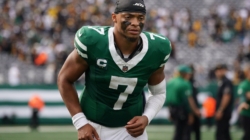 Jets’ Justin Fields Reacts to Being Benched in Loss to Panthers