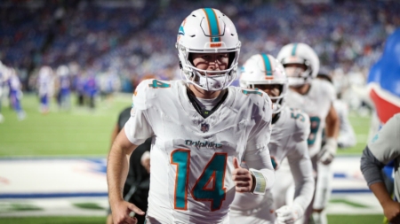 NFL Legend Urges Dolphins to Start Quinn Ewers After Tua Tagovailoa’s Words