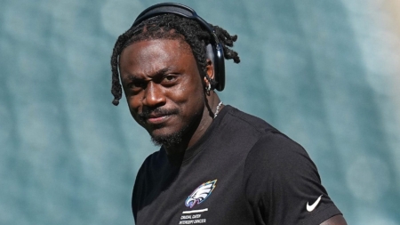 Hall of Famer Sides With AJ Brown Amid Eagles Drama