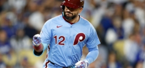Phillies Superstar Projected To Sign Blockbuster 4-Year, $128 Million Deal