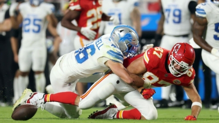 Lions Star Thumbs His Nose at NFL’s Warning Ahead of Buccaneers Game