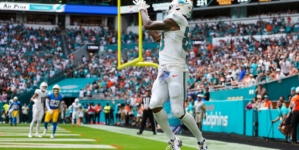 Dolphins’ Darren Waller Potentially Facing Season-Ending Injury