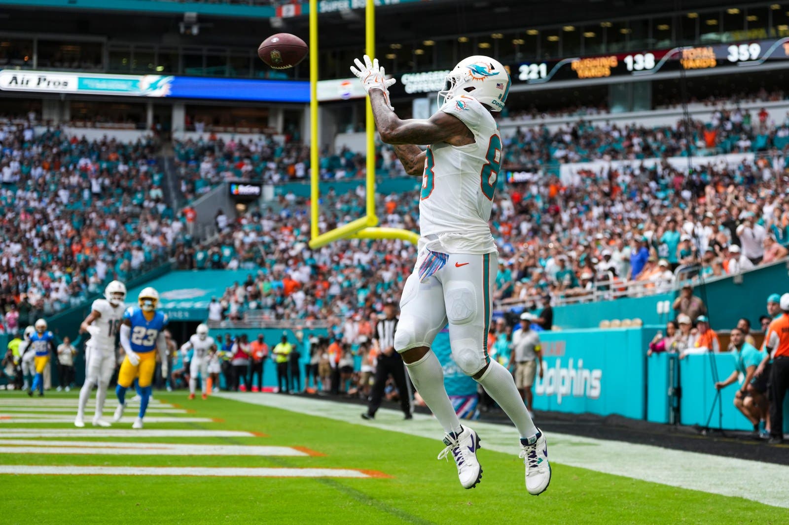 Dolphins’ Darren Waller Potentially Facing Season-Ending Injury