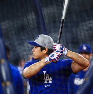 Dodgers’ Shohei Ohtani Has Cryptic Response to Playoff Change