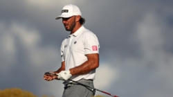 Max Homa Refuses to Quit Despite Ankle Injury, Posts Bogey-Free 66