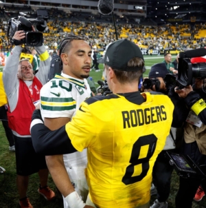 Aaron Rodgers Shouts Out Packers Fans After Steelers Loss
