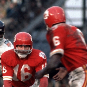 Former Chiefs Super Bowl Champion Warren McVea Dies