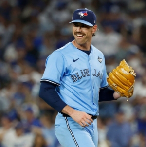 Red Sox Expected To Pursue Blue Jays Star Pitcher This Winter: Insider
