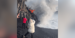 Moment Tourists ‘Risk Their Lives’ For Beach Photo Where Girl Recently Died %%page%% %%sep%% %%sitename%% Moment Tourists ‘Risk Their Lives’ For Beach Photo Where Girl Recently Died