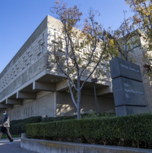 Volley of gunshots at L.A. apartment leads to 8-hour SWAT standoff