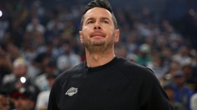 Lakers Sign Former College Basketball Legend After Deandre Ayton Injury