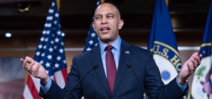 Hakeem Jeffries responds to Jeffrey Epstein email revelations