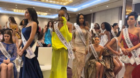 Miss Universe contestants walk out on director over Mexico comments