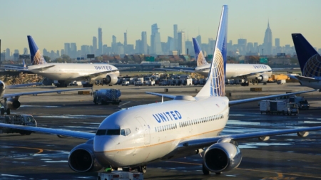 Hundreds of Friday Flights Canceled Amid Government Shutdown