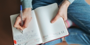 Psychologist Reveals 3 Traits of People Who Prefer Paper Planners