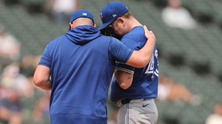 Blue Jays Lose 6-Year Veteran to Free Agency After Shoulder Injury