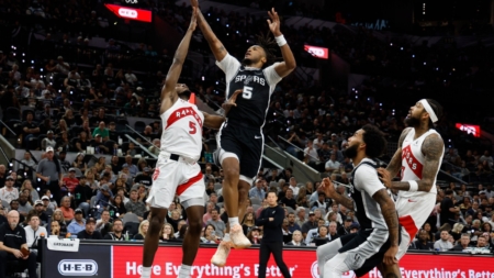 Spurs Head Coach Offers Further Confusion on Mysterious Stephon Castle Injury