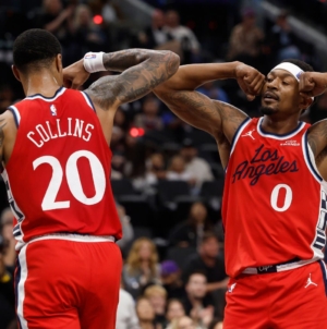 Clippers’ Bradley Beal Out for Season With Hip Injury