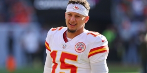 Patrick Mahomes Assigns Blame After Chiefs’ Loss to Broncos