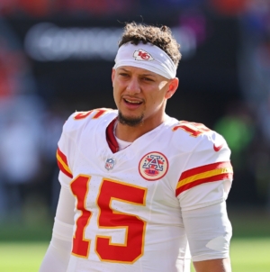 Patrick Mahomes Assigns Blame After Chiefs’ Loss to Broncos