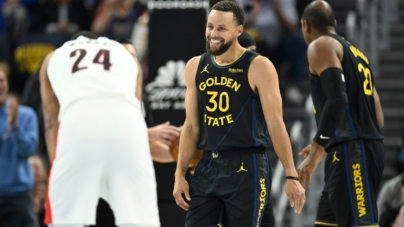 Warriors’ Steph Curry Sparks Buzz With Michael Jordan Tribute