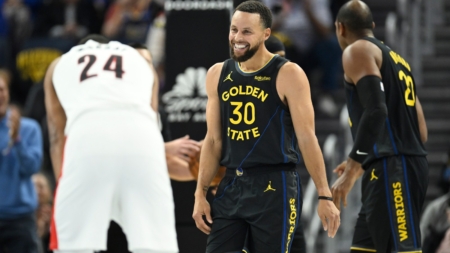 Warriors’ Steph Curry Sparks Buzz With Michael Jordan Tribute