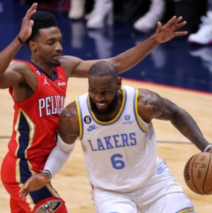 Potential Trade Price for Lakers to Land Herb Jones Revealed