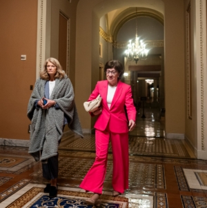 2 GOP Senators Back Effort to Nullify Donald Trump’s Executive Order  %%page%% %%sep%% %%sitename%% 2 Republican senators back effort to nullify Donald Trump’s executive order