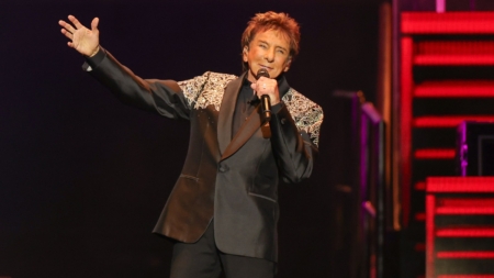 Barry Manilow Shares Health Update to Fans Before Christmas