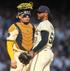 Yankees-Brewers Trade Idea Would Help New York Match Blue Jays’ Aggresiveness