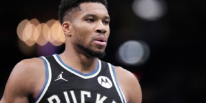 Bucks Predicted to Make Trade to Keep Giannis Antetokounmpo