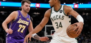 Dwight Howard Sends Giannis a Message With Lakers Twist