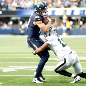 Chargers’ Justin Herbert to Undergo Procedure for Broken Bone