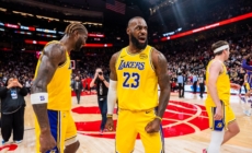 LeBron James Gets Into Physical Altercation in Lakers Win vs Suns