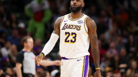Lakers’ LeBron James Sends Clear Message on Dillon Brooks Incident