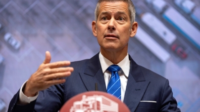 Hundreds of Flights Canceled by Trump Admin After Venezuela Strike