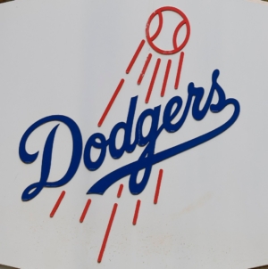 Dodgers Signing Hurler to Potential $800K Deal: Report