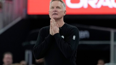 Steve Kerr Ejection Leads to Rare Postgame Scene for Warriors