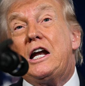 Two Republicans Side With Democrats in Latest Trump War Powers Vote