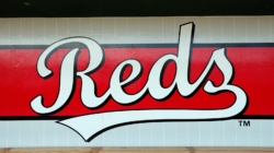 Reds Sign 4-Year MLB Veteran with Mariners, Twins Ties
