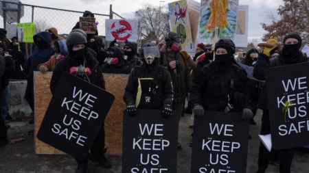 What These Identical Twins Can Teach Americans About Politics and Family