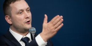 Trump Envoy Hits Back at Greenland PM, Defends Hospital Ship ‘Mission’