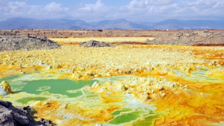 New Ocean Is Being Born As Africa Splits Into Two Continents
