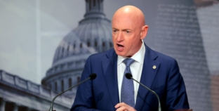 GOP-Appointed Judge Blocks Pentagon From Reducing Mark Kelly’s Rank Over Illegal Orders Video