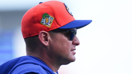 Mets’ Carlos Mendoza Hit With ‘Hot Seat’ Prediction by Rival Exec