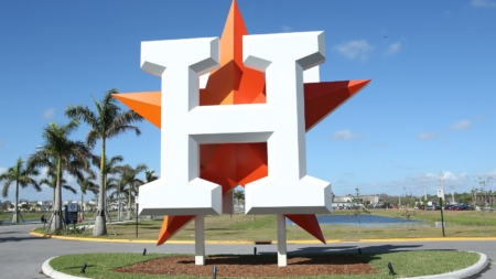 Dodgers Lose First Baseman to Astros in Free Agency