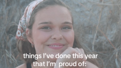 Mom Delivers First Twin Naturally—Then Panics at What Doctor Says Next