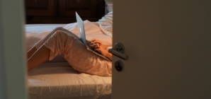 Man Wants to Watch Videos in Bed—His ‘Genius’ Solution Gets Cheers
